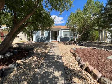 Main picture of 1720 Valentia St