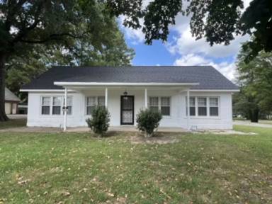 Main picture of 1600 W Nettleton Ave