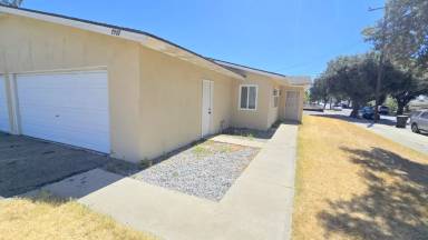 Main picture of 7987 Bennett Ave