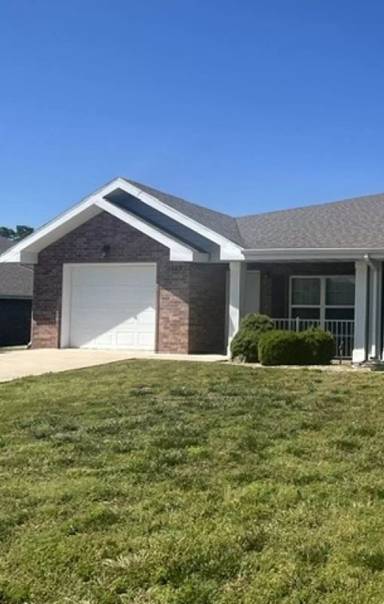 Main picture of 1510 Pebblebrooke Dr