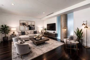Main picture of 2408 Victory Park Ln