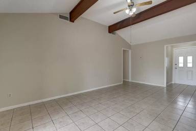 Main picture of 5225 Bonham St
