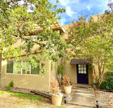 Main picture of 541 Sand Bend Dr