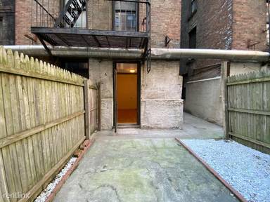 Main picture of 150 E 84th St
