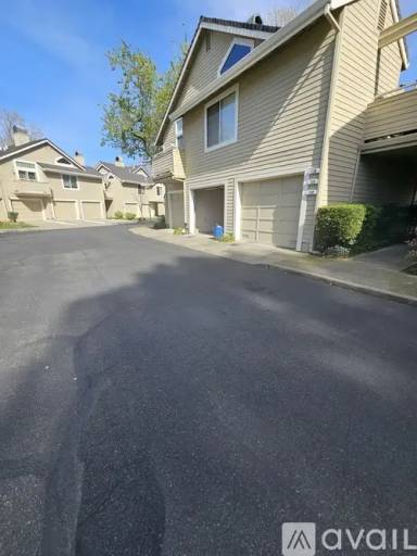 Main picture of 128 Whaler Cir