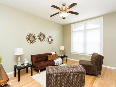 Main picture of 321 Iron St