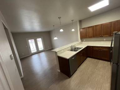 Main picture of 2202 Timbers St W