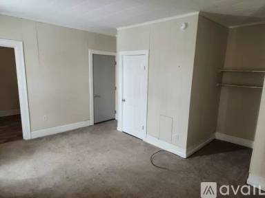 Main picture of 210 Washington Ave