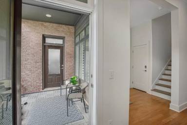 Main picture of 520 Southgate Ave