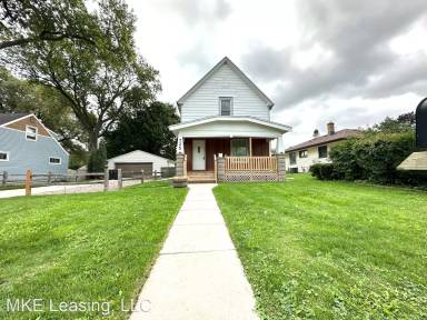 Main picture of 725 Blake Ave