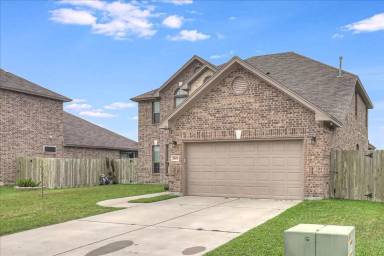Main picture of 7809 Pavo Real St