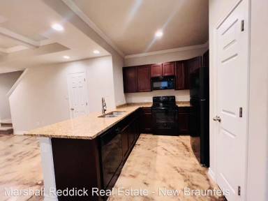 Main picture of 8331 Breezy Cv