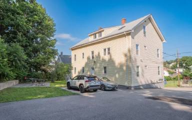 Main picture of 93 First St
