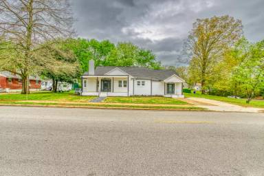 Main picture of 309 Cypress Mill Rd