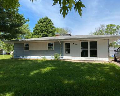 Main picture of 900 Miami Blvd