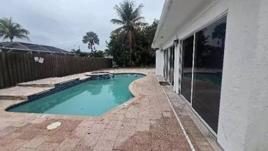 Main picture of 5700 NE 20th Ave