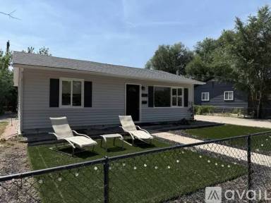 Main picture of 1137 Pando Ave