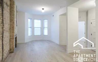 Main picture of 324 S Racine Ave