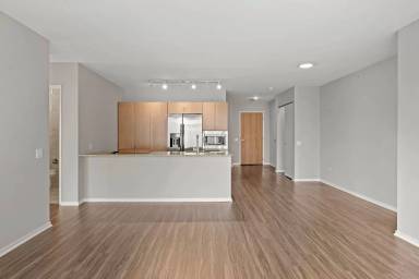 Main picture of 189 E Illinois St