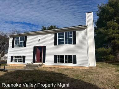 Main picture of 909 Samantha Cir