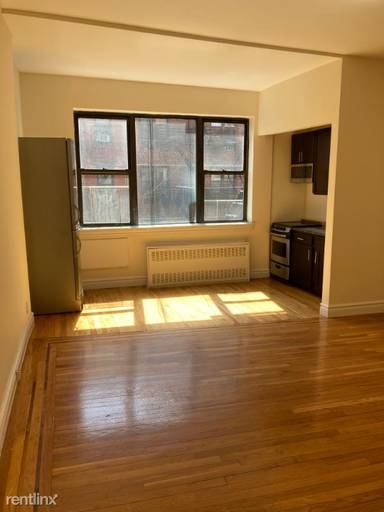 Main picture of 513 E 82nd St