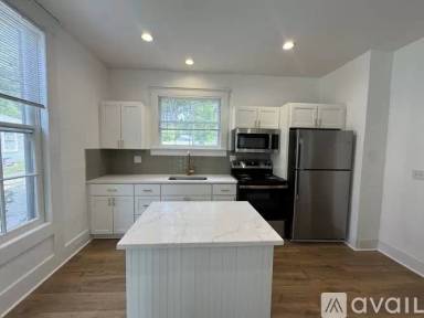 Main picture of 74 Upper Main St