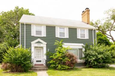 Main picture of 301 N Tillotson Ave