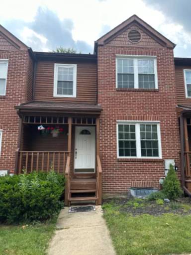 Main picture of 124 Honeylocust Ct