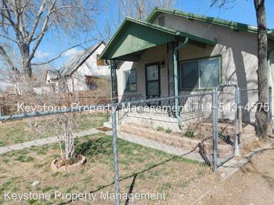 Main picture of 2304 Poplar St