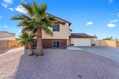 Main picture of 1852 N Saffron Cir