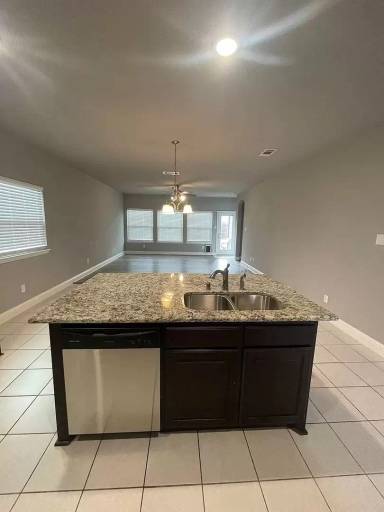 Main picture of 637 Redwood Dr