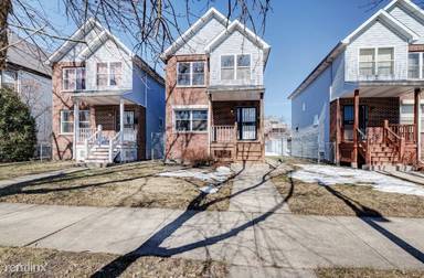 Main picture of 1324 E 72nd Pl