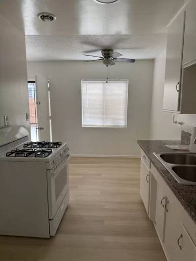Main picture of 1070 Gardenia Ave