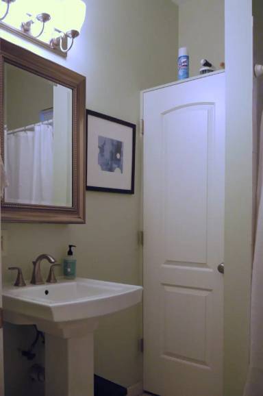 Main picture of 1942 N Kimball Ave