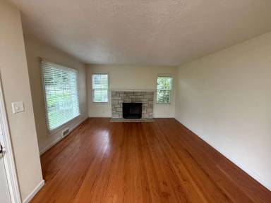 Main picture of 1005 Lindberg Rd