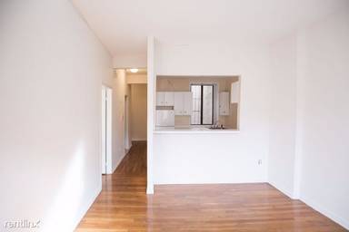 Main picture of 221 E 33rd St