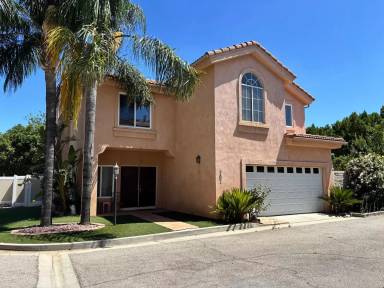 Main picture of 15810 Larkspur St