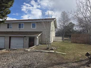 Main picture of 500 S Circle Dr