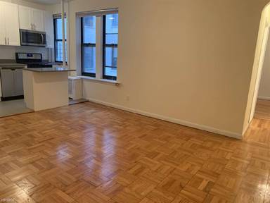 Main picture of 8301 Bay Pkwy