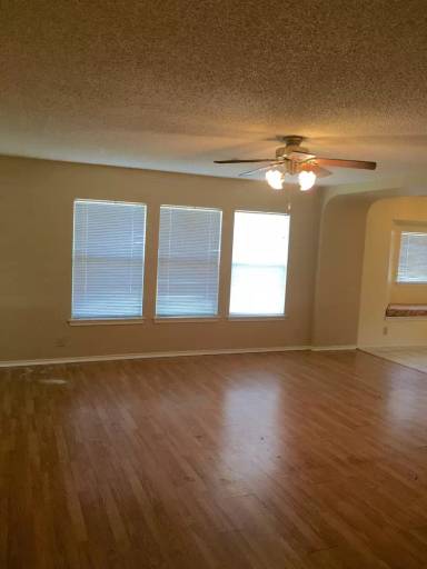 Main picture of 13142 Woller Path