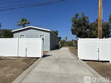 Main picture of 33101 Danny Ln