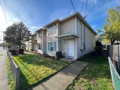 Main picture of 507 NE Division St