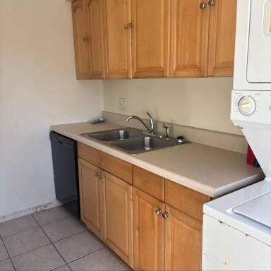 Main picture of 215 Lovelace Dr