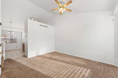 Main picture of 1061 Laurenwood Ln