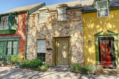 Main picture of 5217 Arboles Dr