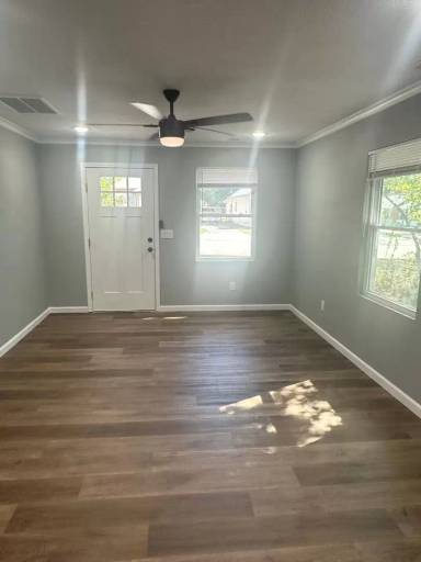 Main picture of 2051 N Pickwick Ave