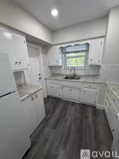 Main picture of 13155 Emerald Dr
