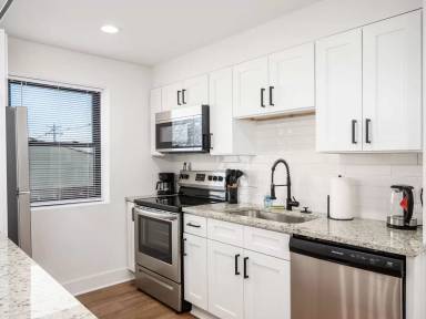 Main picture of 1656 E Livingston Ave