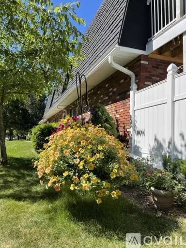 Main picture of 5017 Russell St