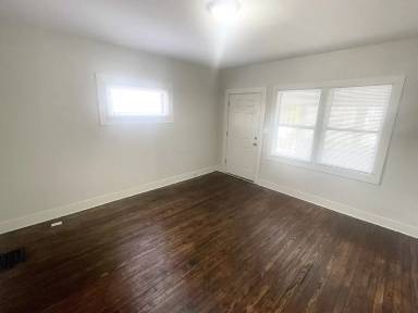 Main picture of 2605 E 13th St